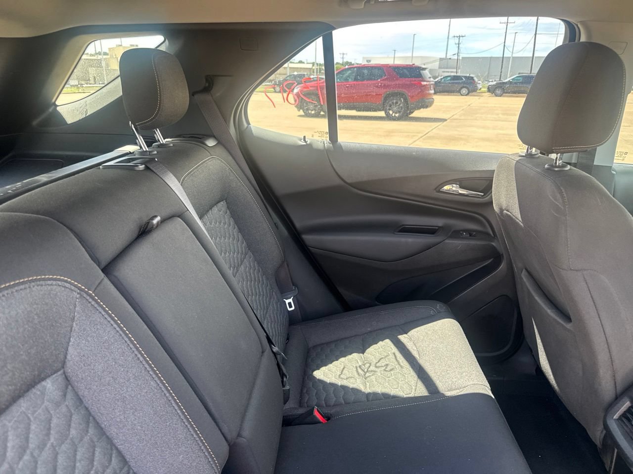 Used 2020 Chevrolet Equinox LT FWD image 30