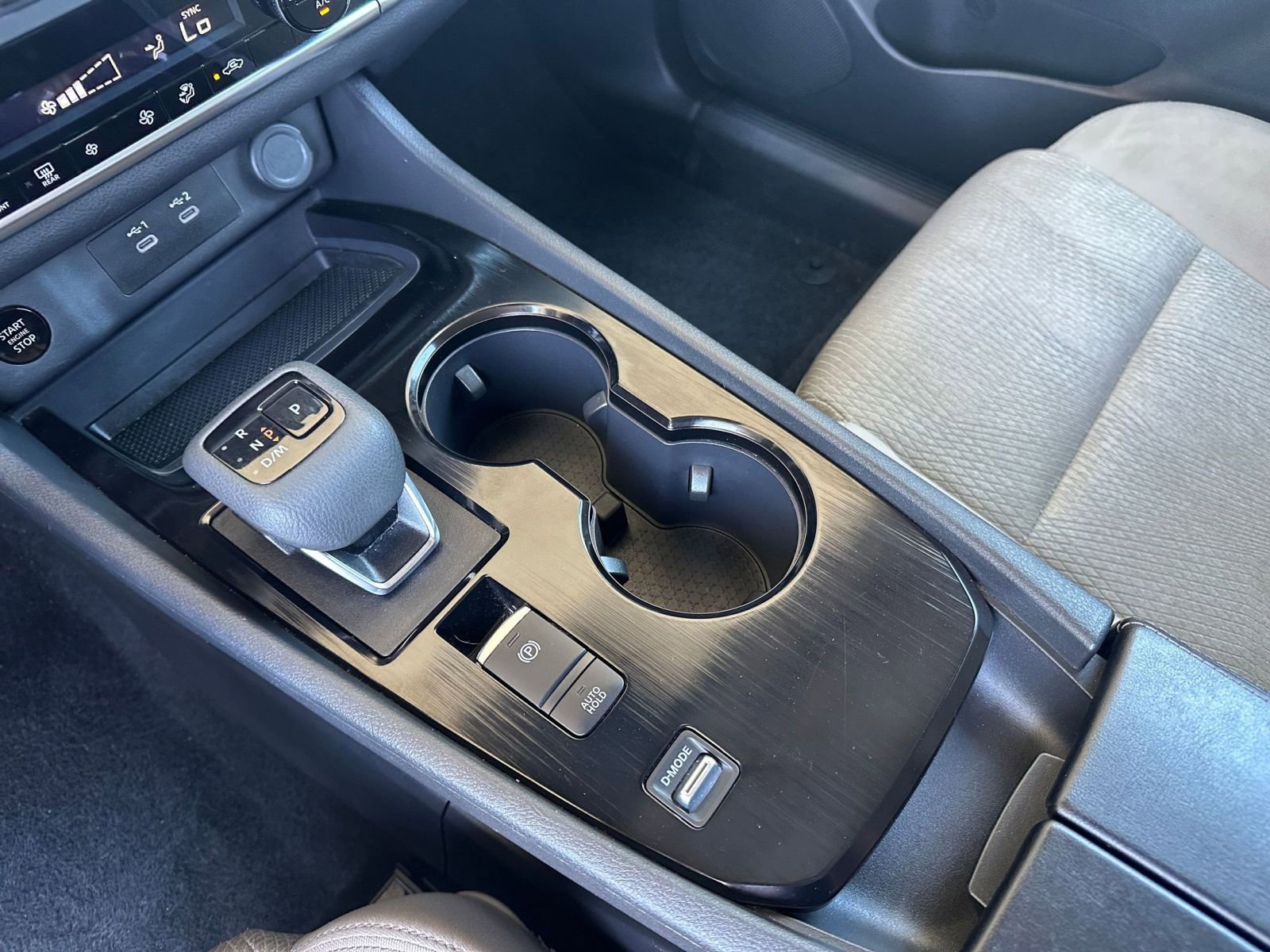 Used 2025 Nissan Rogue SV FWD image 43