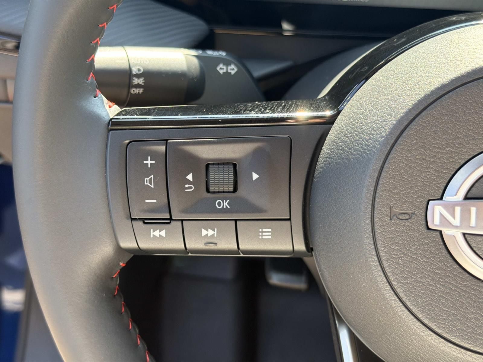Used 2026 Nissan Kicks SR FWD image 25