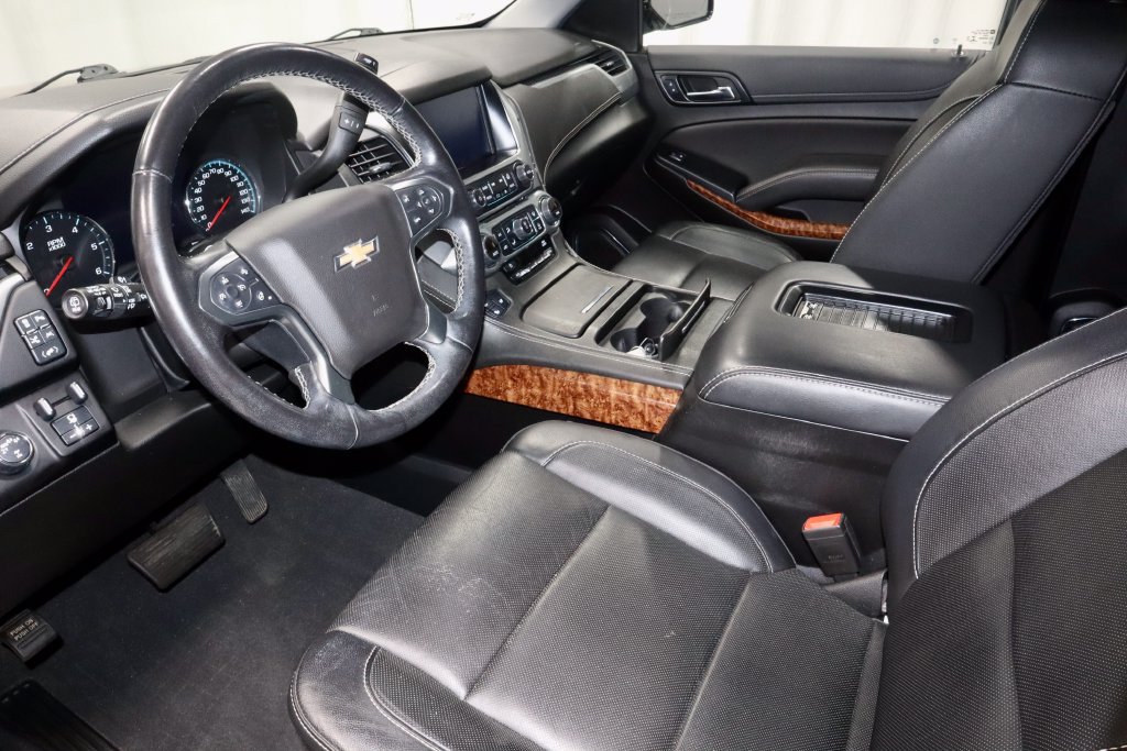 Used 2020 Chevrolet Suburban Premier w/ Max Trailering Package AWD/4WD image 23