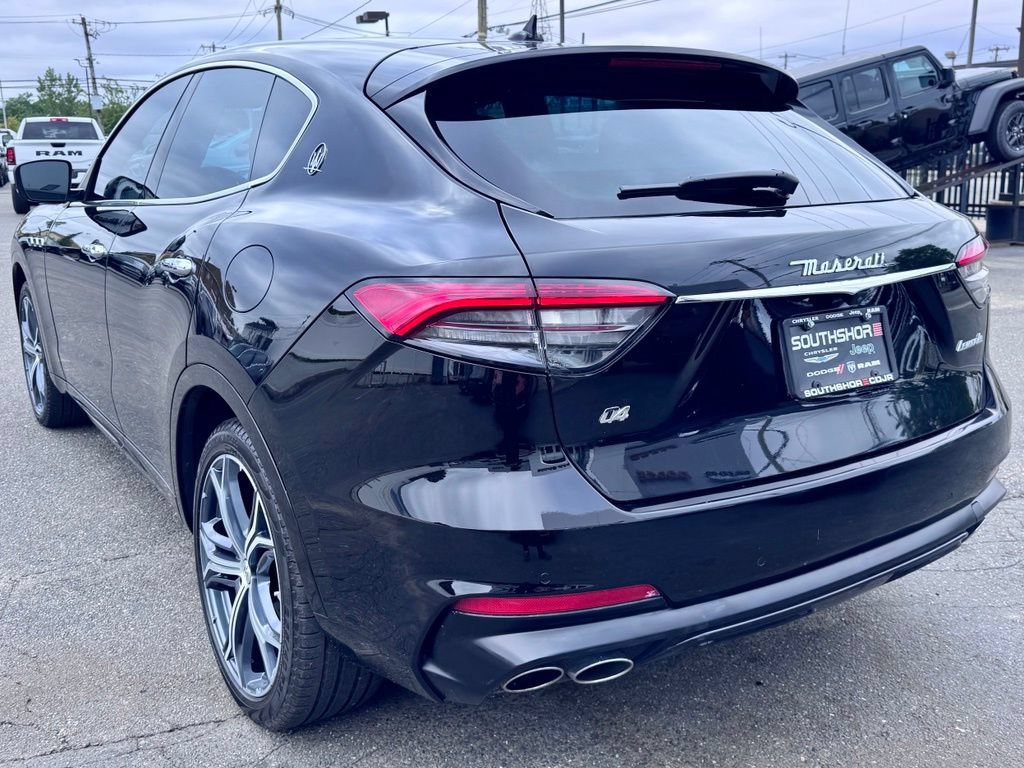 Used 2021 Maserati Levante AWD/4WD image 5