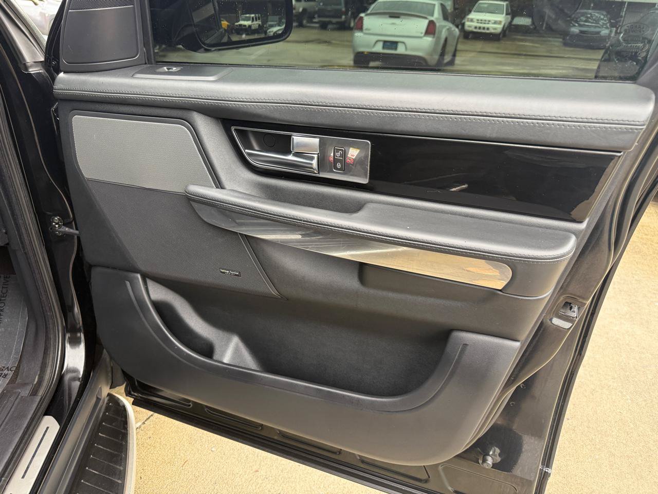 Used 2013 Land Rover Range Rover Sport Supercharged w/ Vision Assist Pkg AWD/4WD image 34