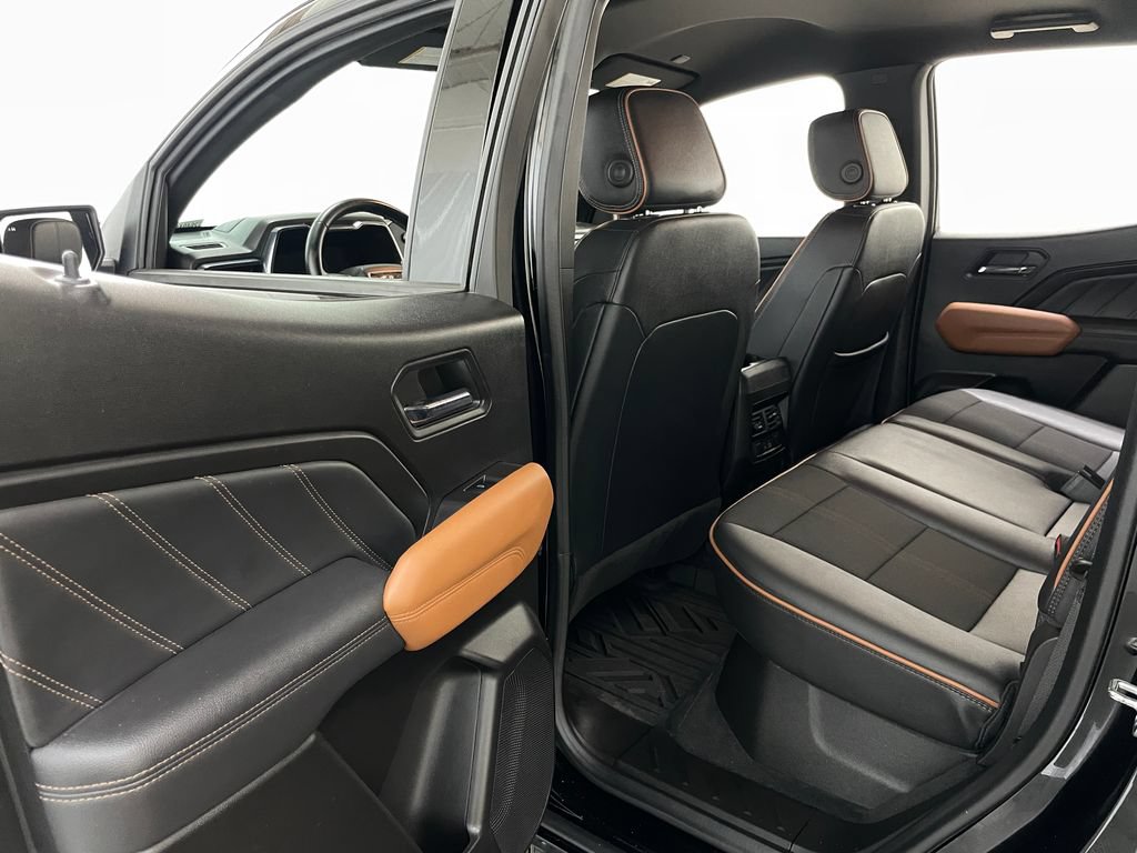 Certified 2024 GMC Canyon AT4 w/ Technology Package AWD/4WD image 44