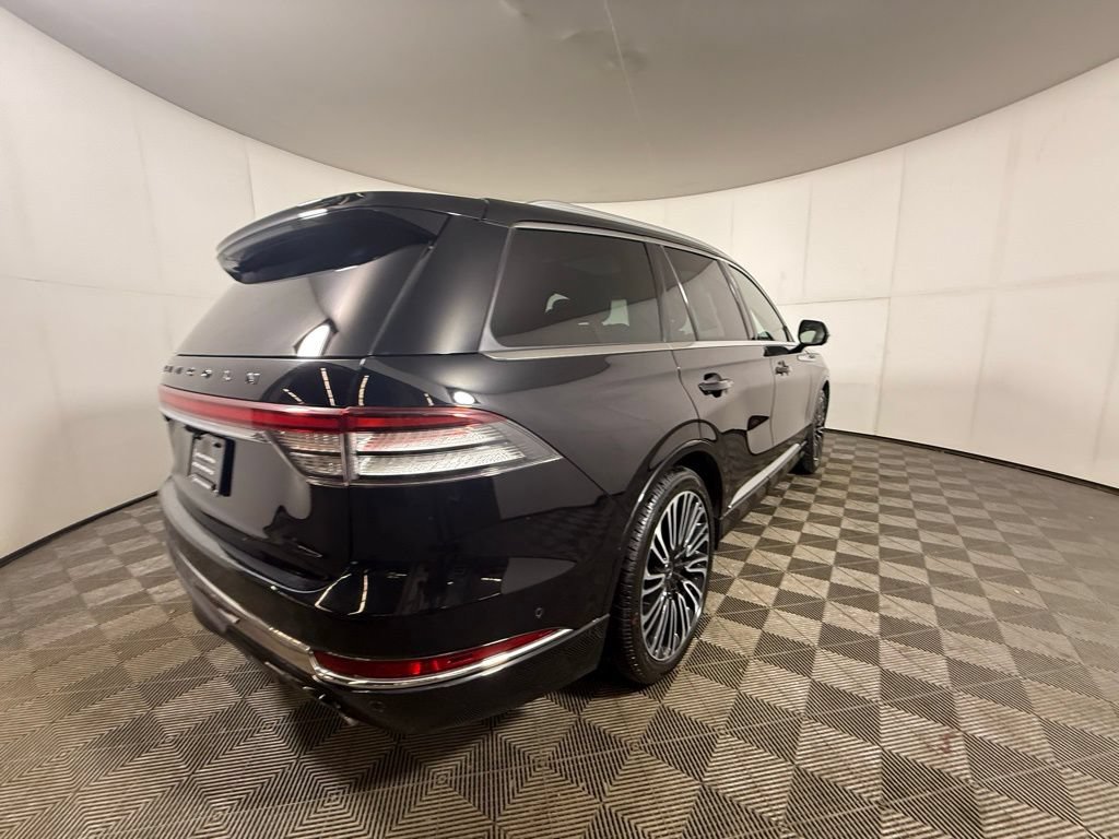 Certified 2023 Lincoln Aviator Black Label w/ Dynamic Handling Package AWD/4WD image 5