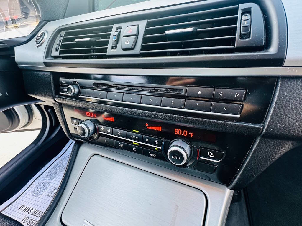 Used 2011 BMW 535i 535i 4dr Sedan image 25