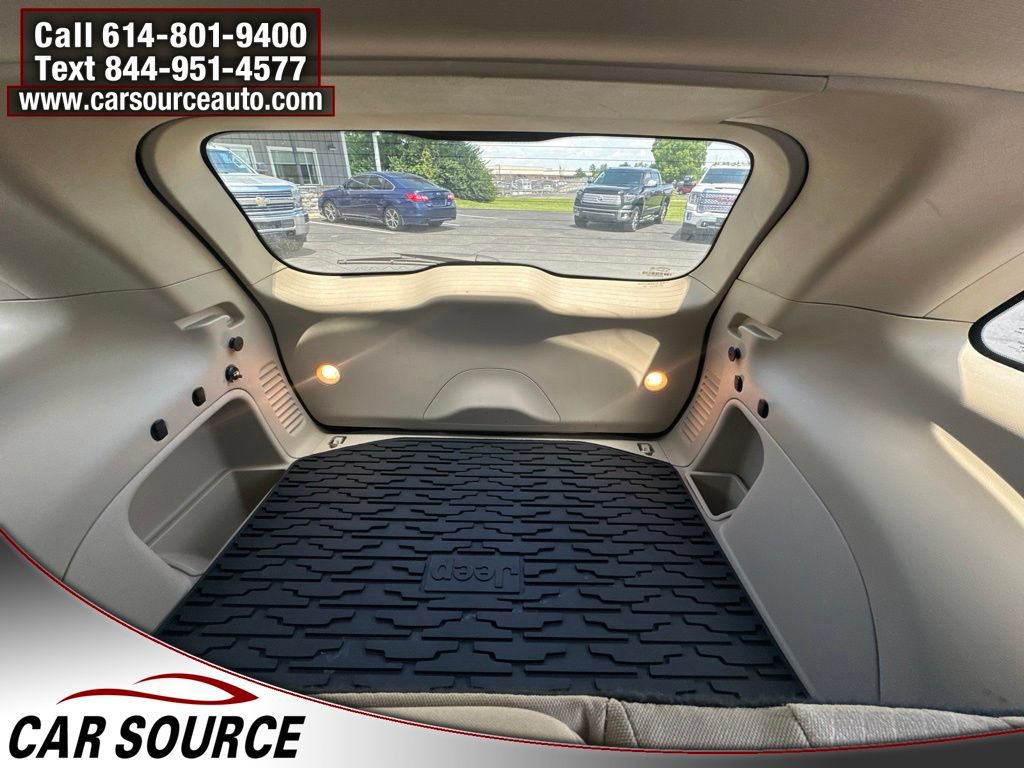 Used 2021 Jeep Grand Cherokee Laredo AWD/4WD image 21