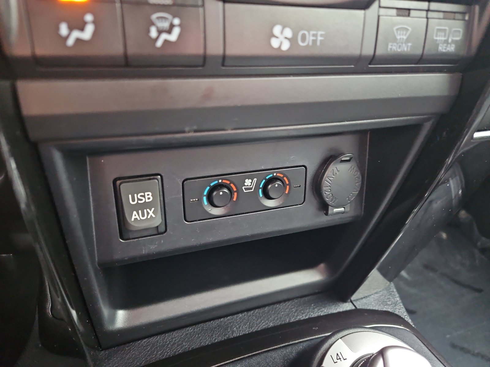 Used 2019 Toyota 4Runner Limited AWD/4WD image 23