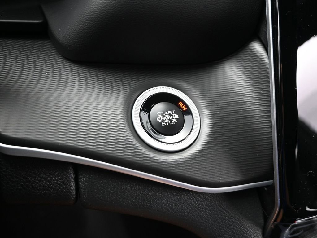 Used 2024 Jeep Grand Cherokee L Laredo w/ Luxury Tech Group I image 28