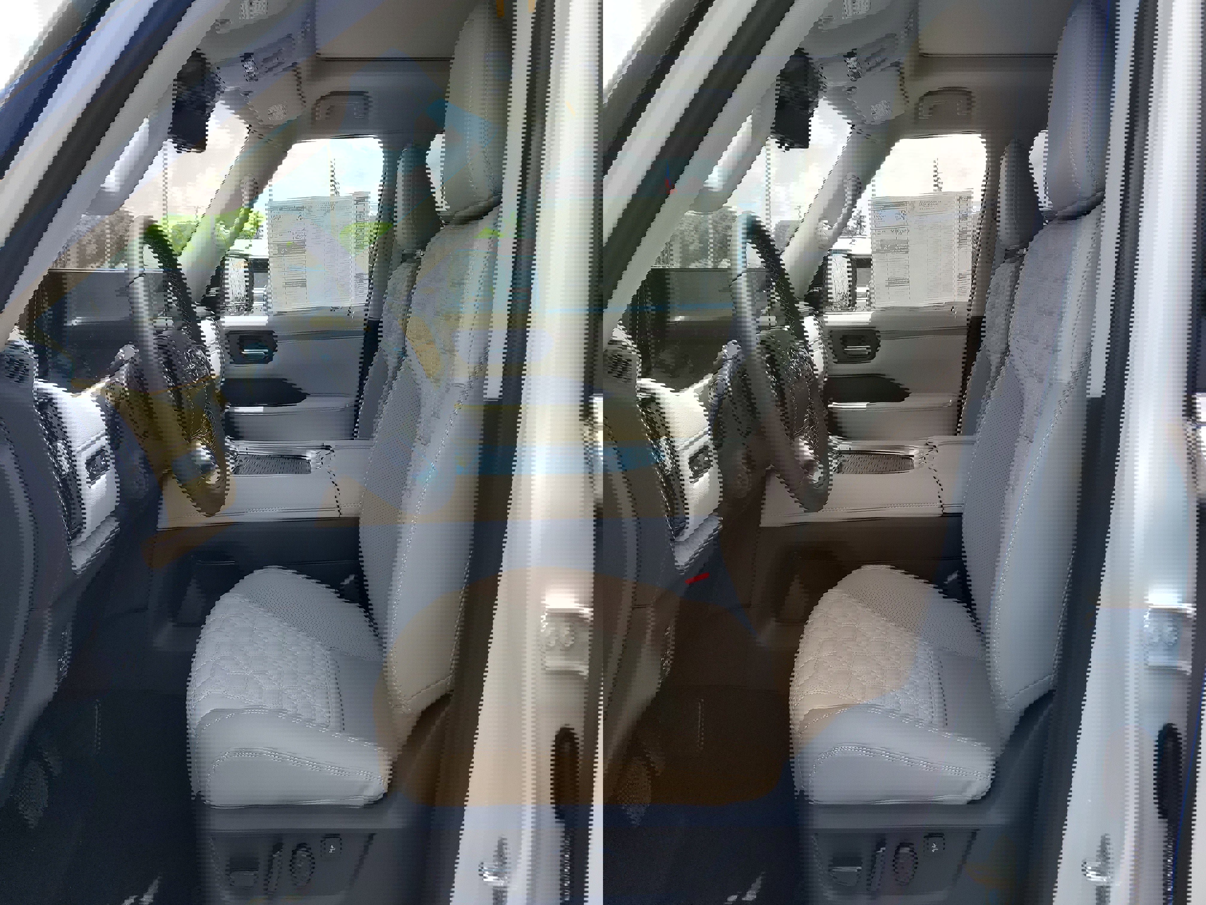 New 2025 Nissan Armada Platinum Reserve image 10