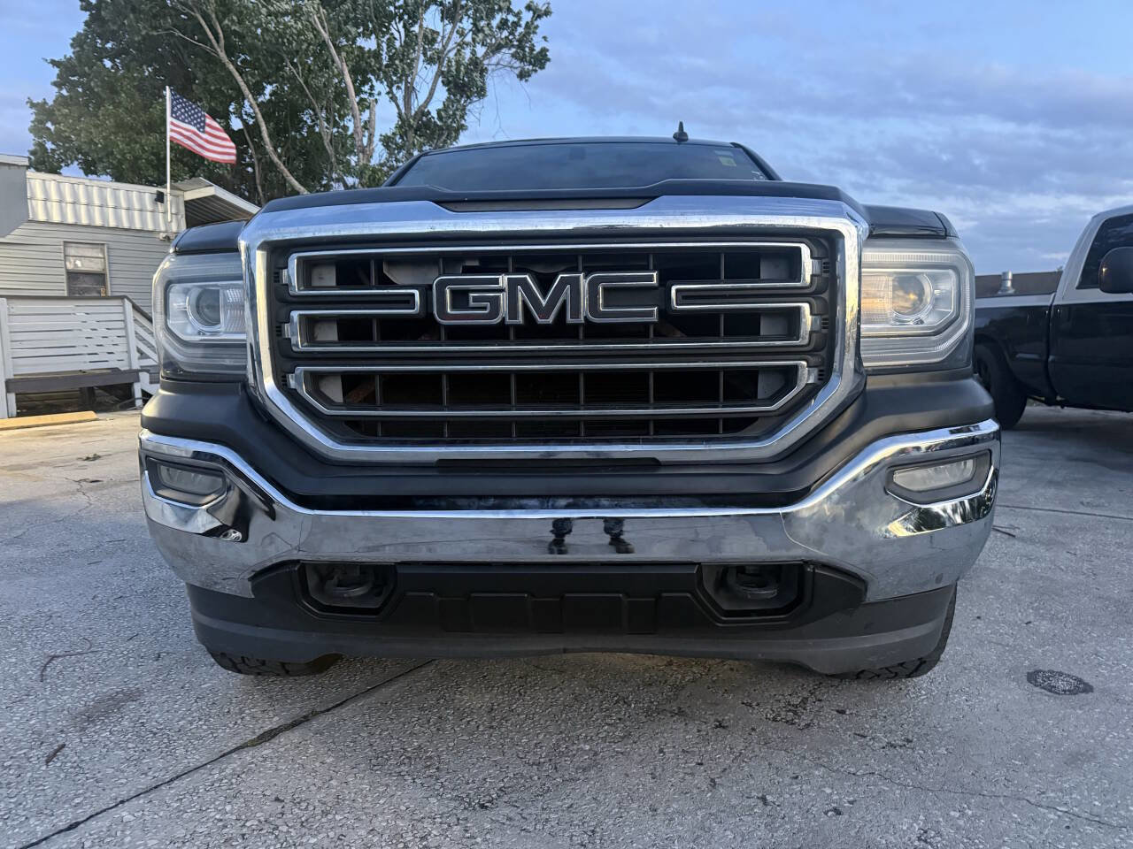 Used 2016 GMC Sierra 1500 SLE w/ SLE Value Package AWD/4WD image 4