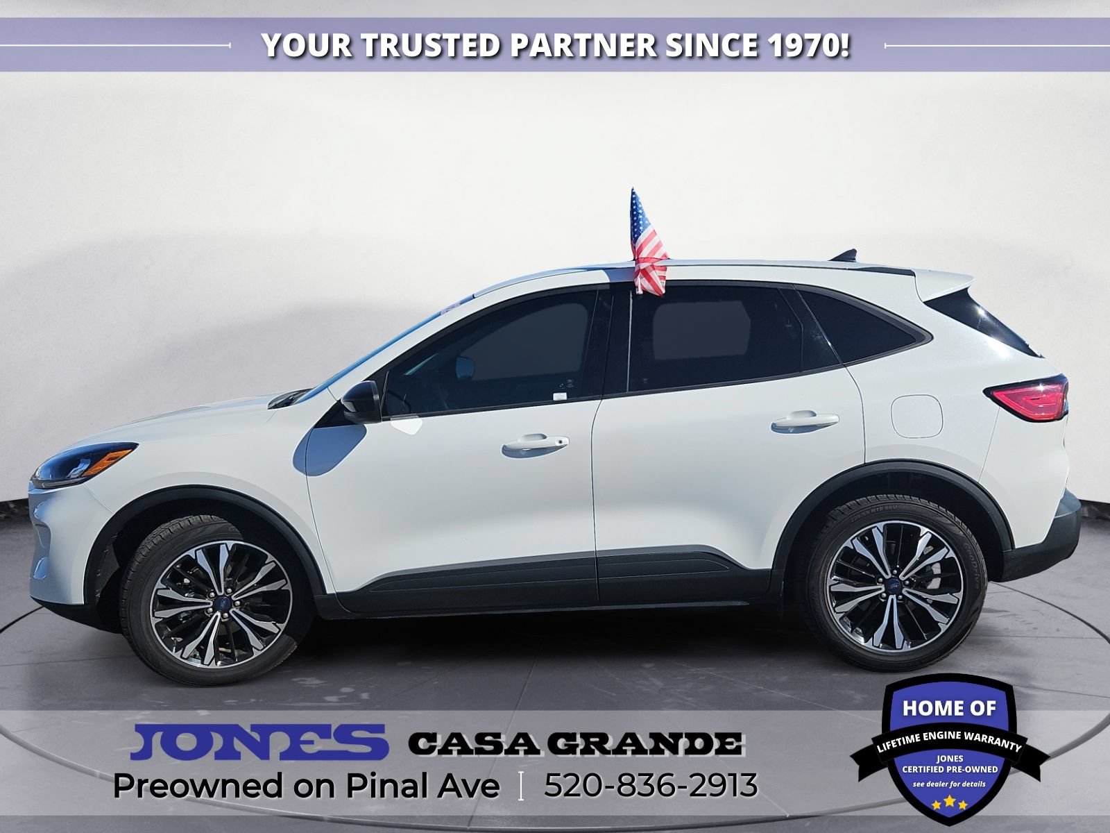 Used 2022 Ford Escape SE w/ SE Sport Appearance Package FWD image 3