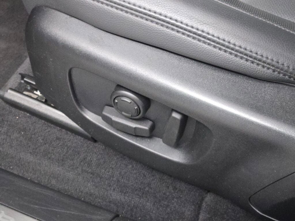 Used 2024 Land Rover Range Rover Velar S image 26