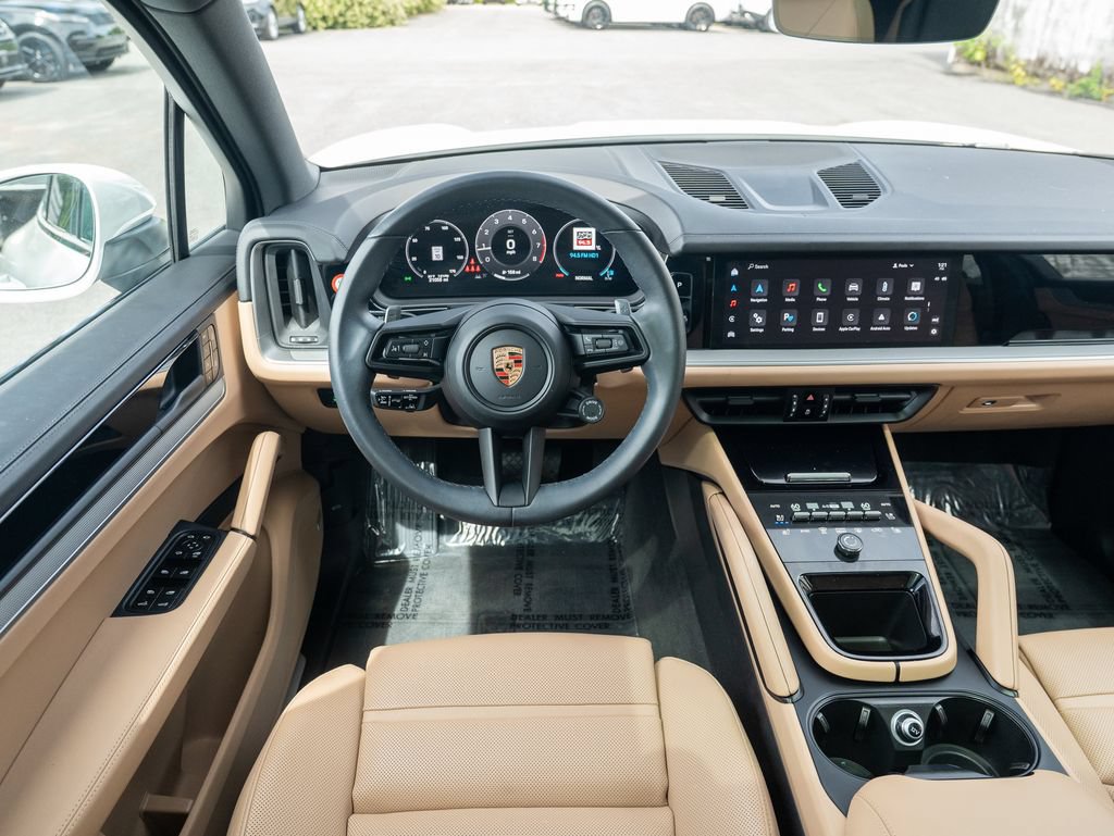 Used 2024 Porsche Cayenne AWD/4WD image 13