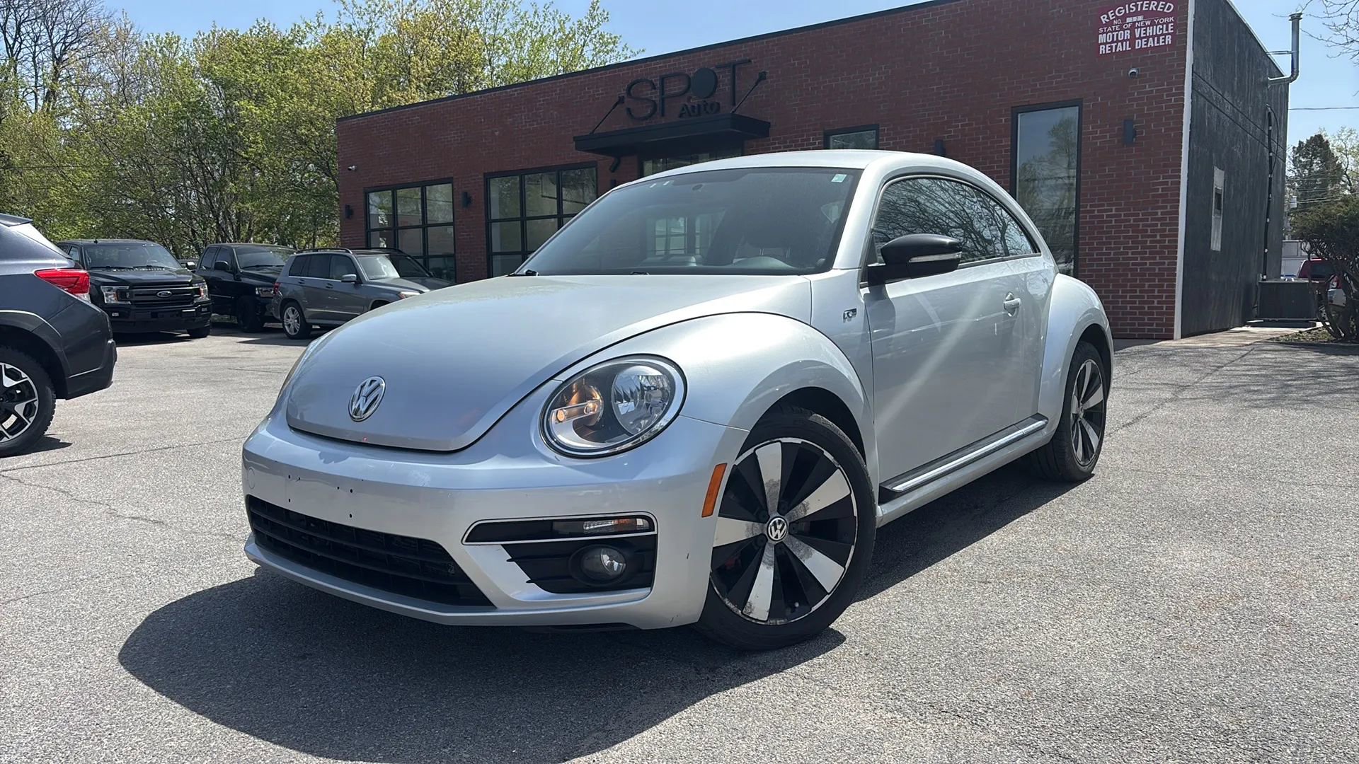 Used 2014 Volkswagen Beetle R-Line FWD image 40