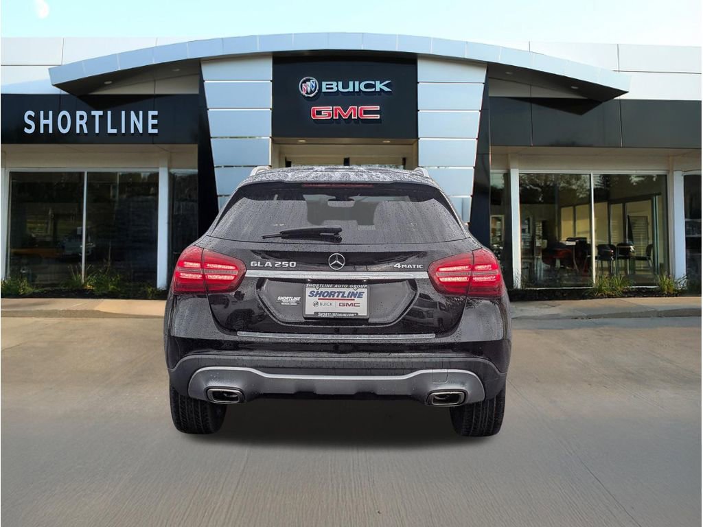Used 2020 Mercedes-Benz GLA 250 4MATIC w/ Premium Package image 4
