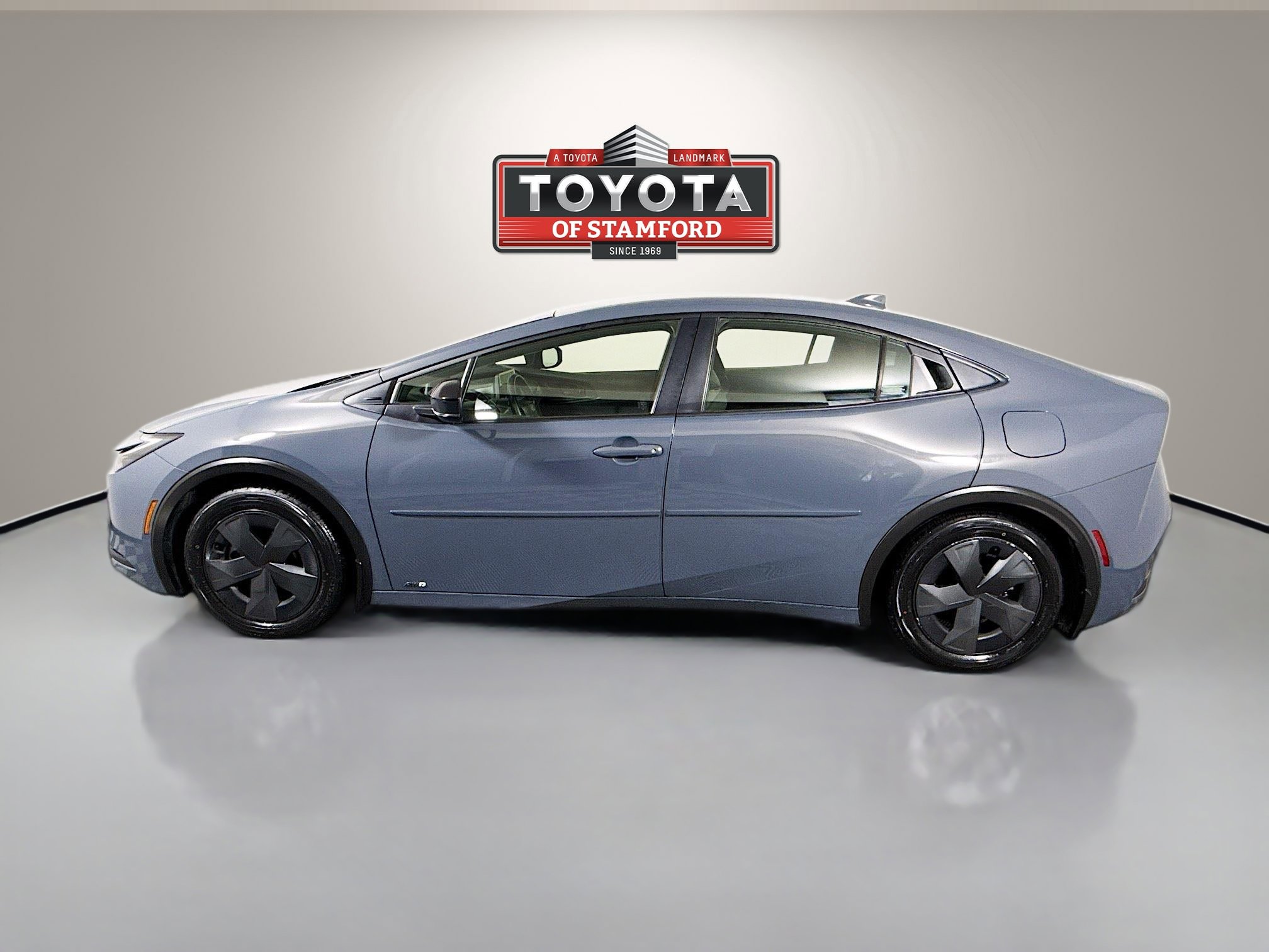 Used 2025 Toyota Prius LE image 4