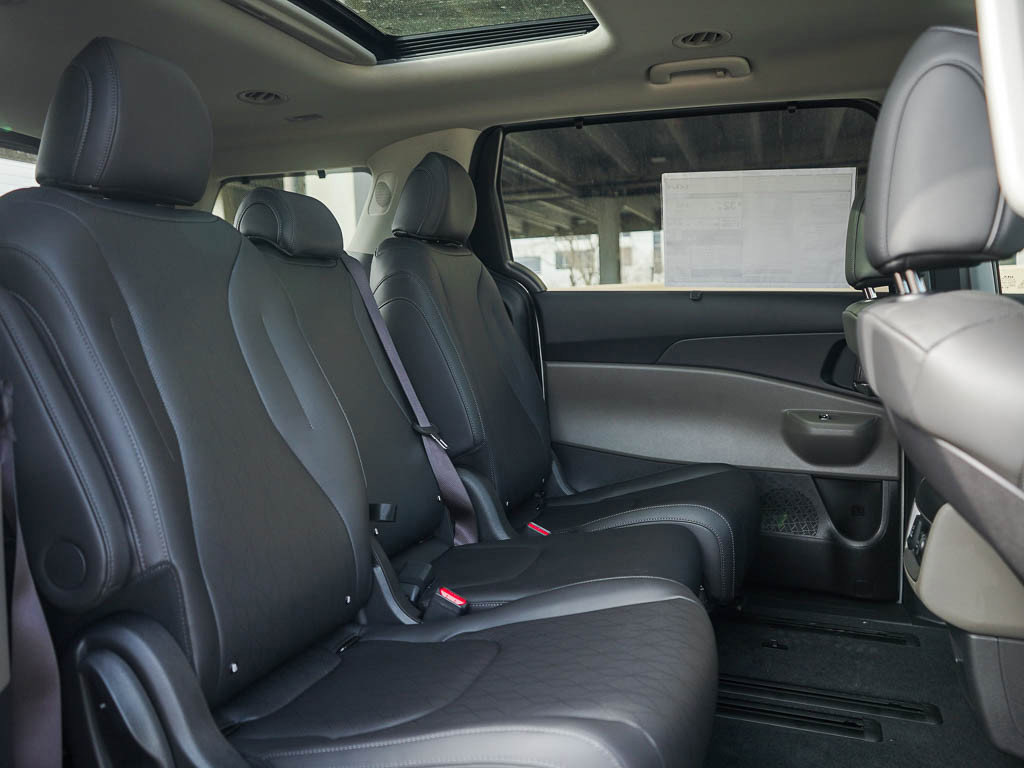New 2026 Kia Carnival SX FWD image 13