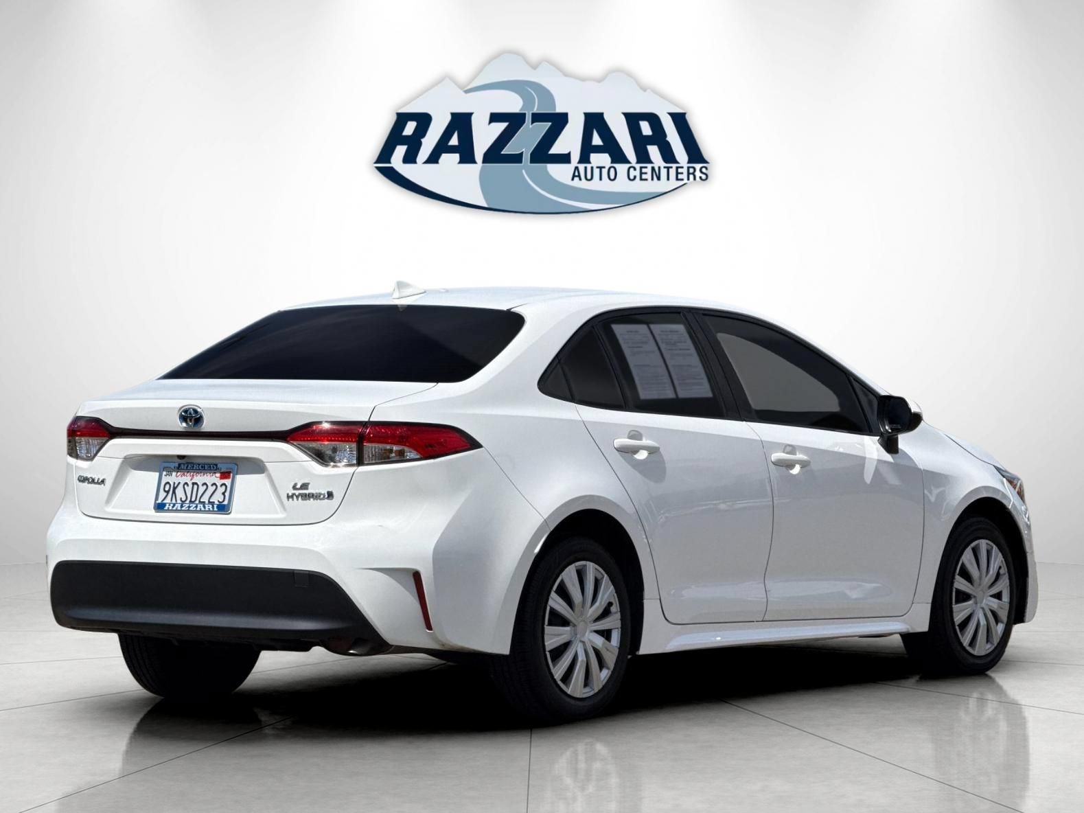 Used 2024 Toyota Corolla LE FWD image 3