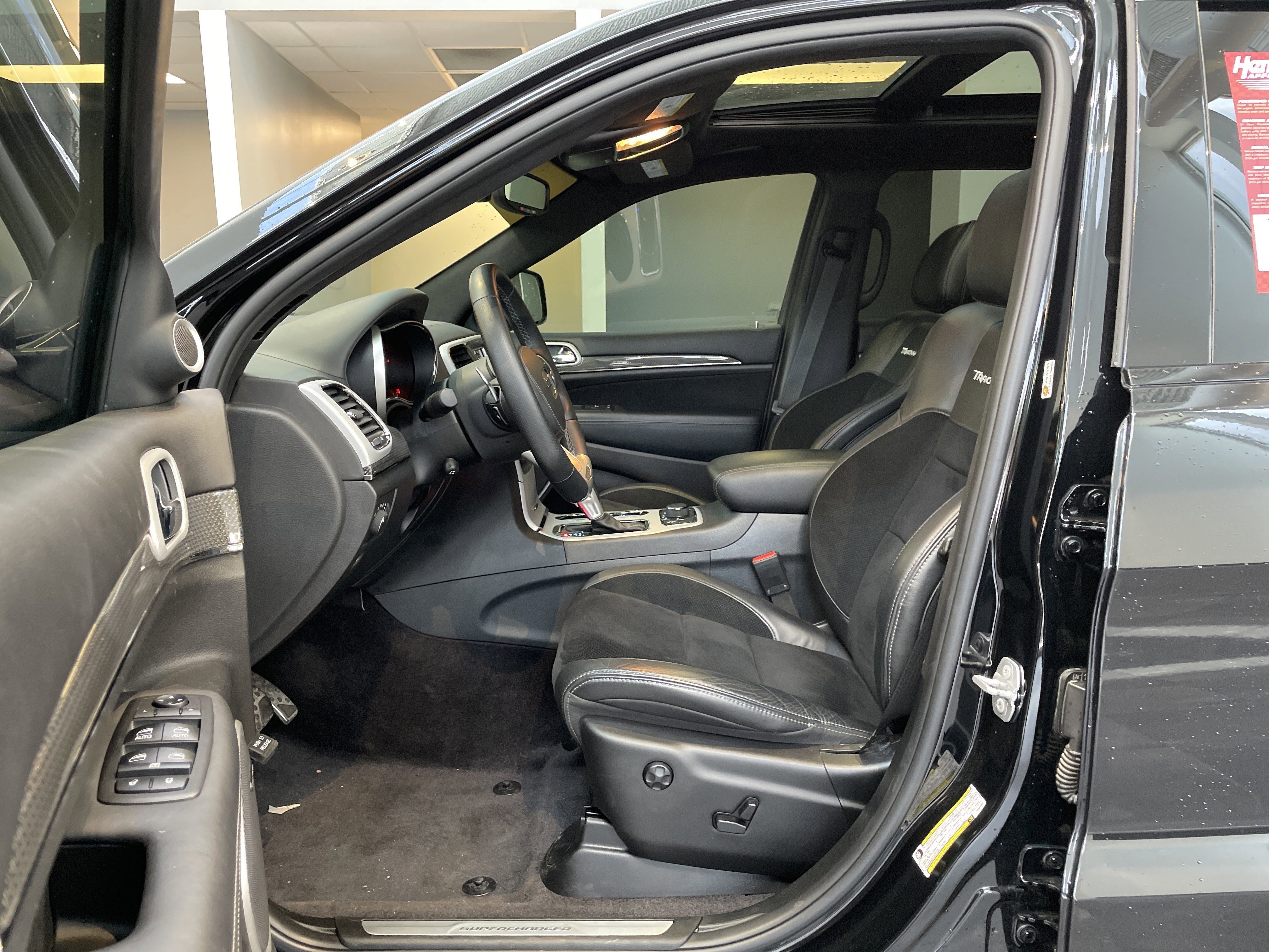 Used 2018 Jeep Grand Cherokee Trackhawk AWD/4WD image 17