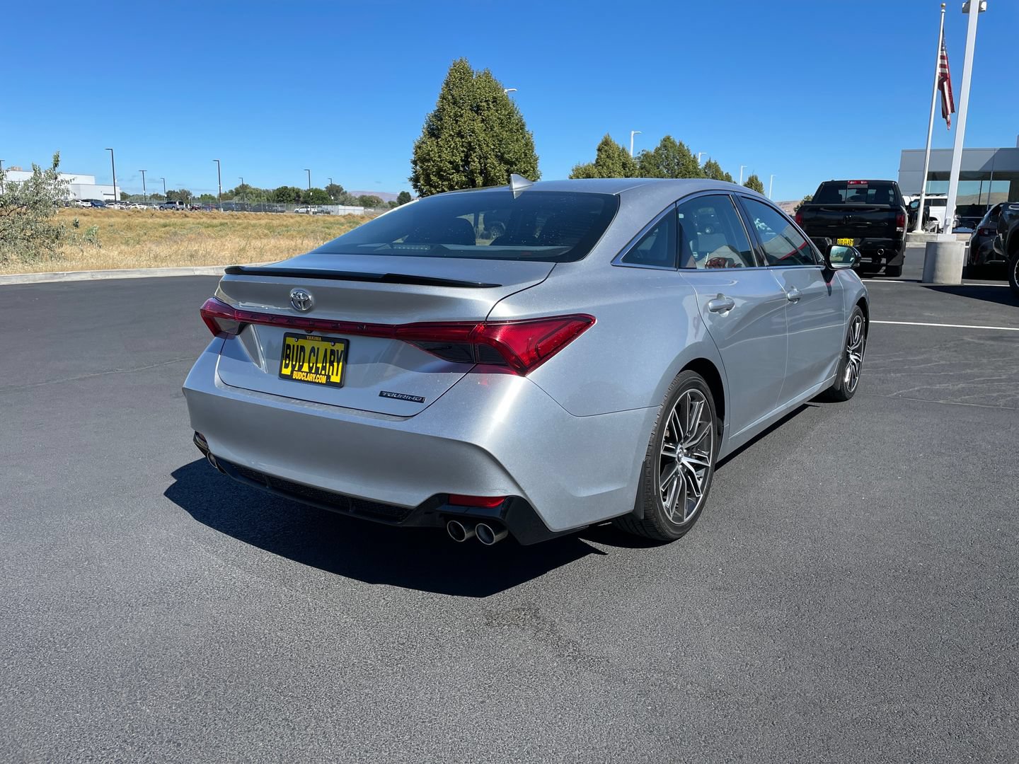 Used 2019 Toyota Avalon Touring w/ All Weather Liner Package FWD image 3
