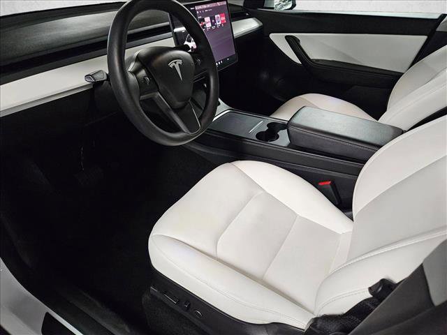 Used 2021 Tesla Model Y Long Range image 10