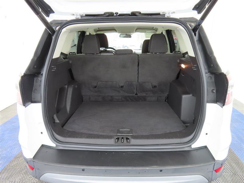Used 2017 Ford Escape SE w/ Equipment Group 201A FWD image 13