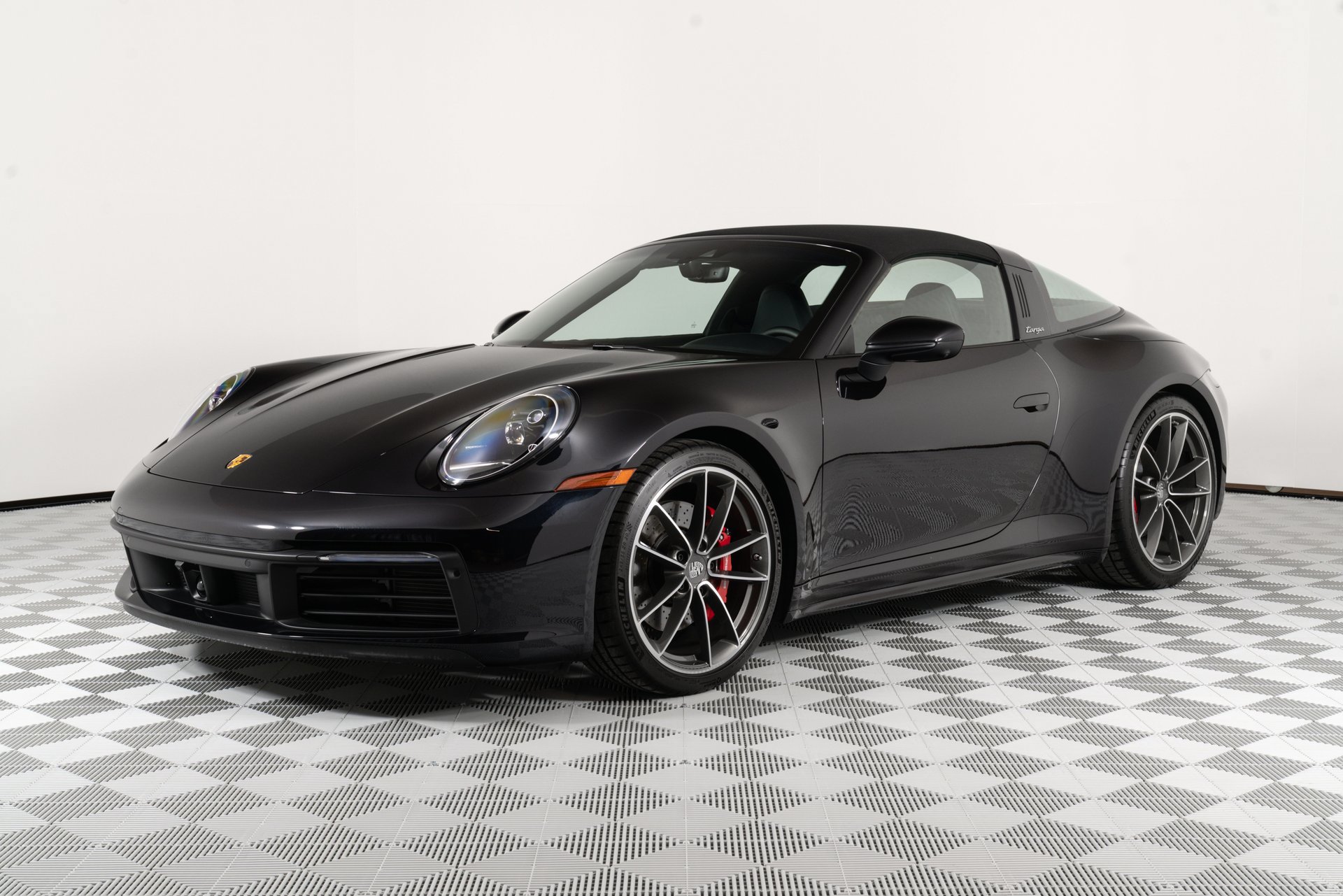 Used 2024 Porsche 911 Targa 4S w/ Premium Package AWD/4WD image 3