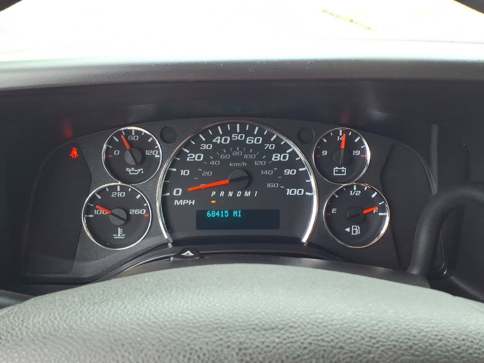 Used 2023 Chevrolet Express 3500 w/ Power Convenience Package RWD image 17