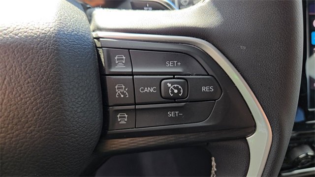 Certified 2023 Jeep Grand Cherokee Altitude image 9