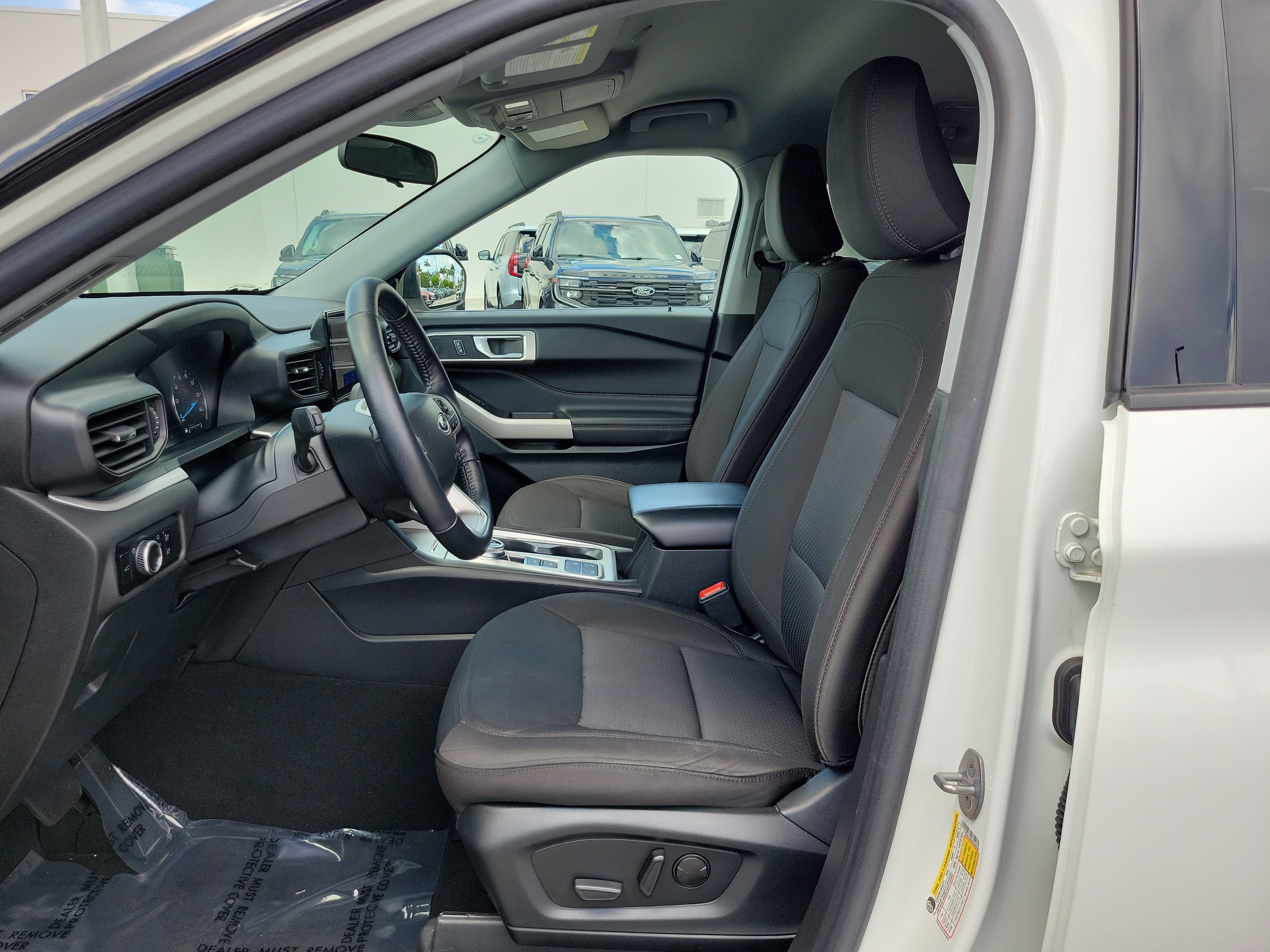Used 2023 Ford Explorer XLT RWD image 10