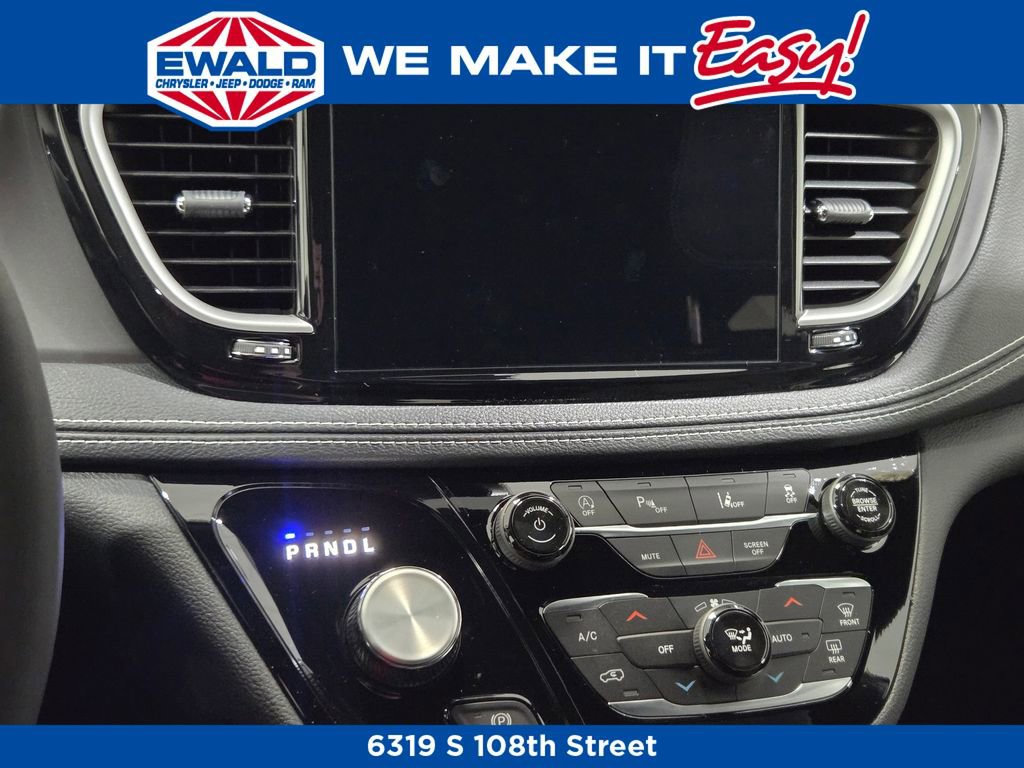 New 2026 Chrysler Pacifica Select w/ S Appearance Package image 25