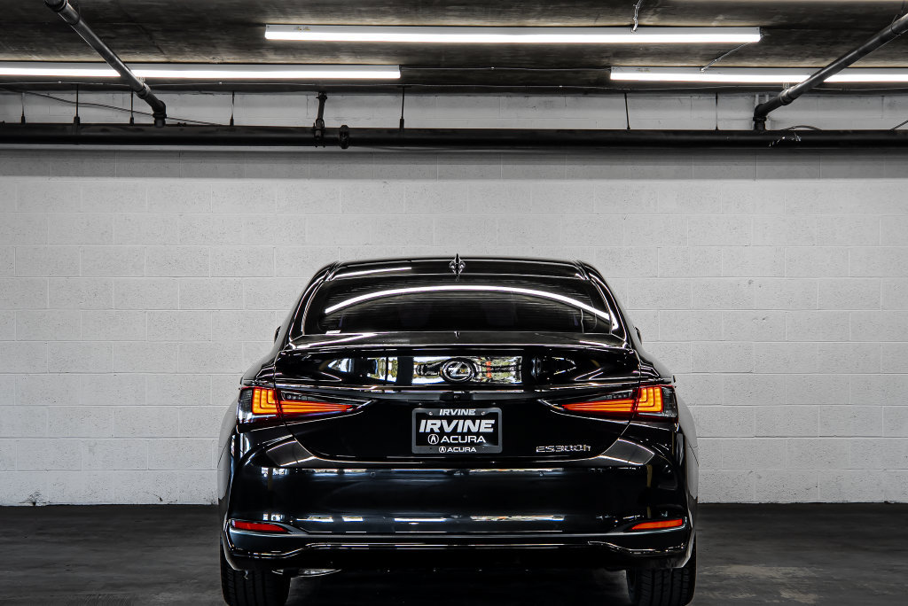 Used 2024 Lexus ES 300h F Sport w/ Accessory Package (Z2) FWD image 4