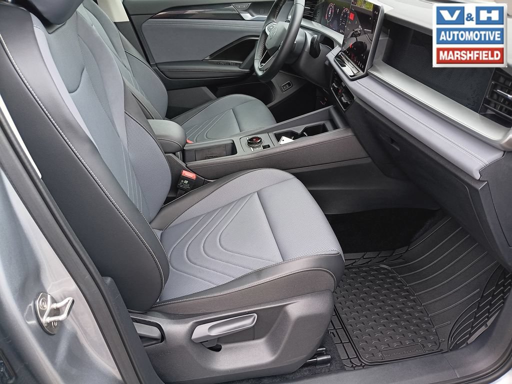 Used 2026 Volkswagen Tiguan SE AWD/4WD image 19