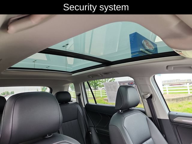 Used 2022 Volkswagen Tiguan SE w/ Panoramic Sunroof Package AWD/4WD image 26
