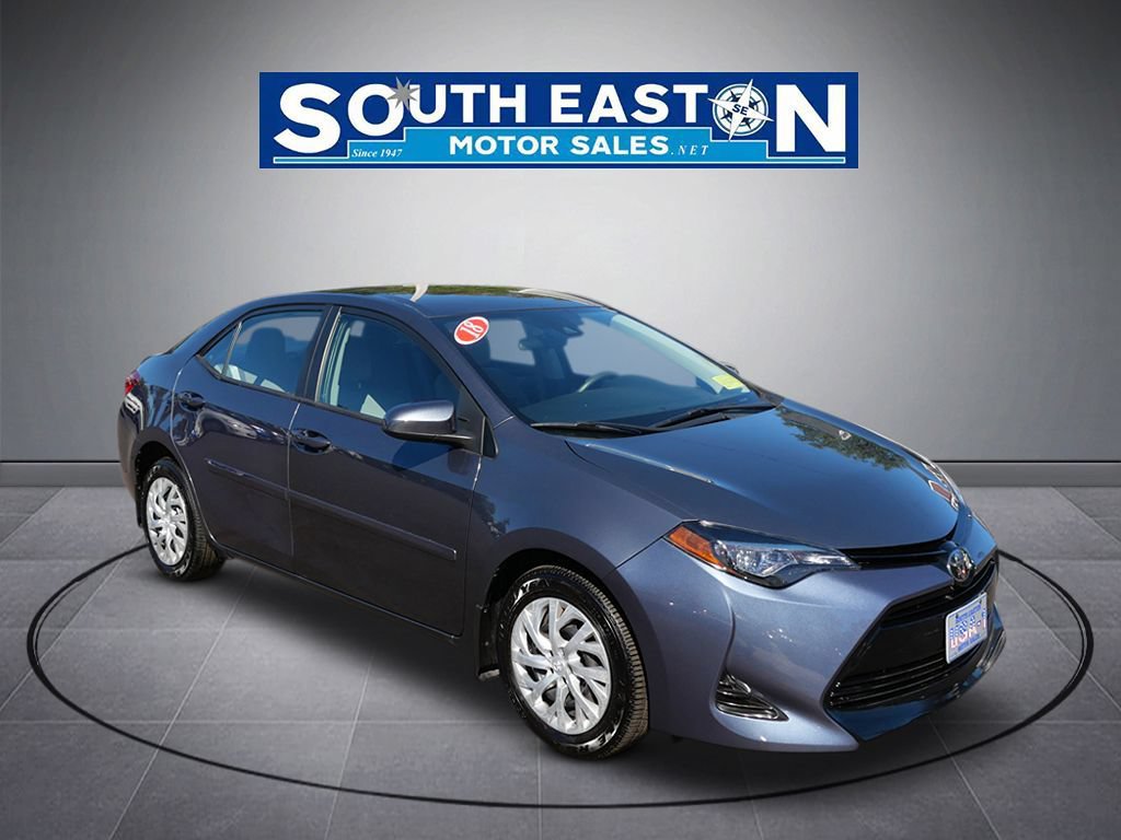 Used 2018 Toyota Corolla LE FWD image 2