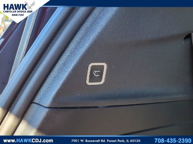 Used 2025 Chrysler Pacifica Limited FWD image 25