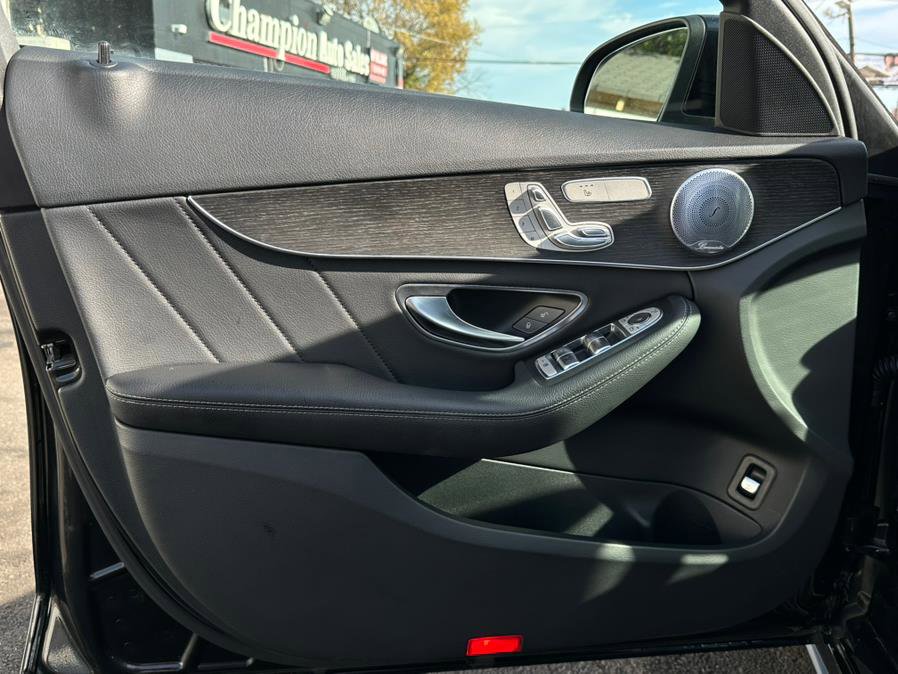 Used 2020 Mercedes-Benz C 300 C 300 4MATIC Sedan image 17