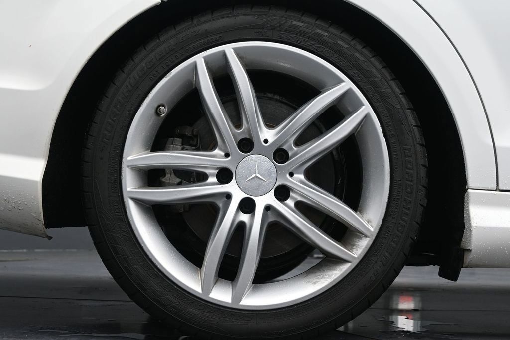 Used 2013 Mercedes-Benz C 250 Sedan image 9