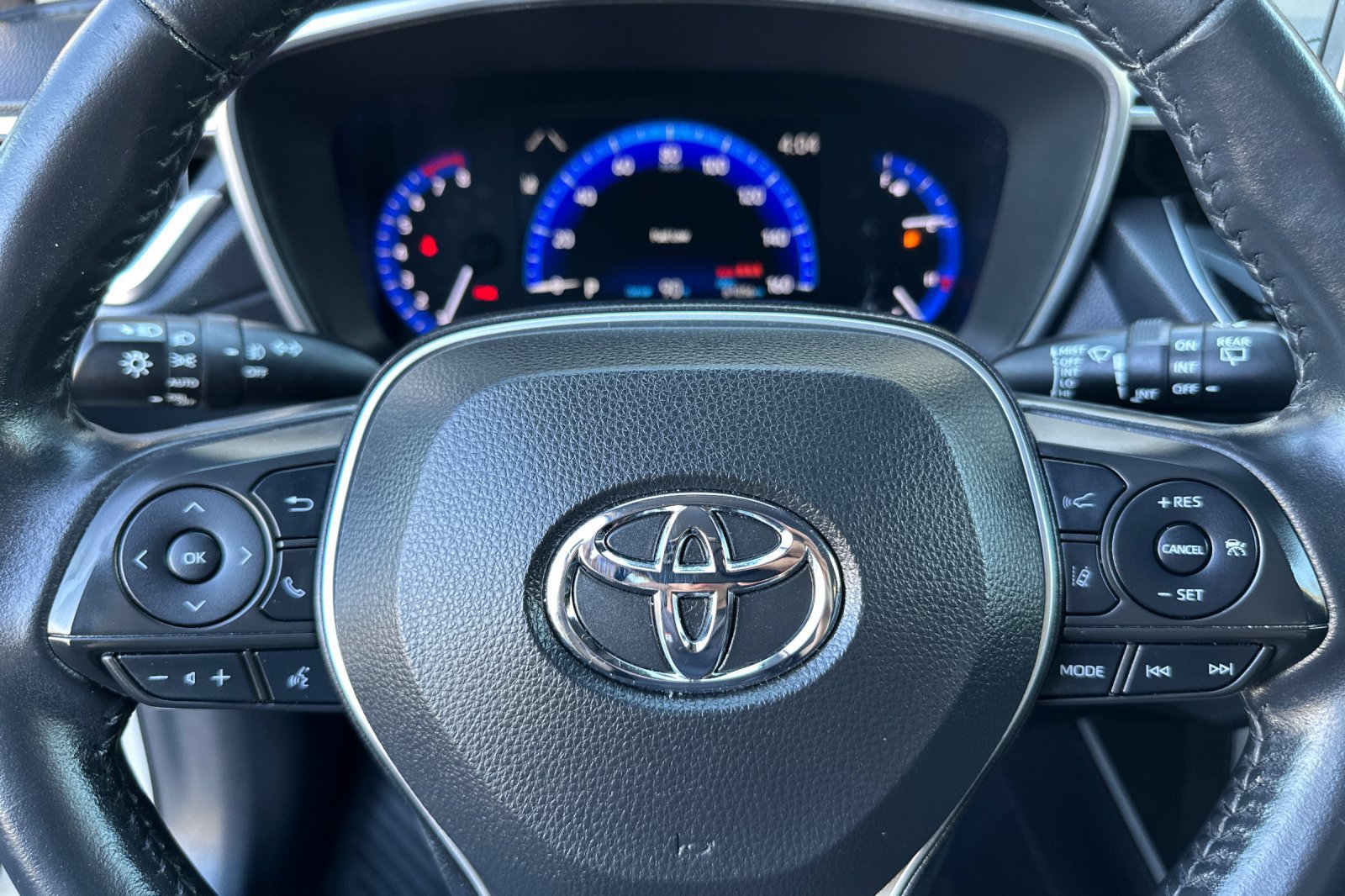Certified 2022 Toyota Corolla Cross XLE AWD/4WD image 28