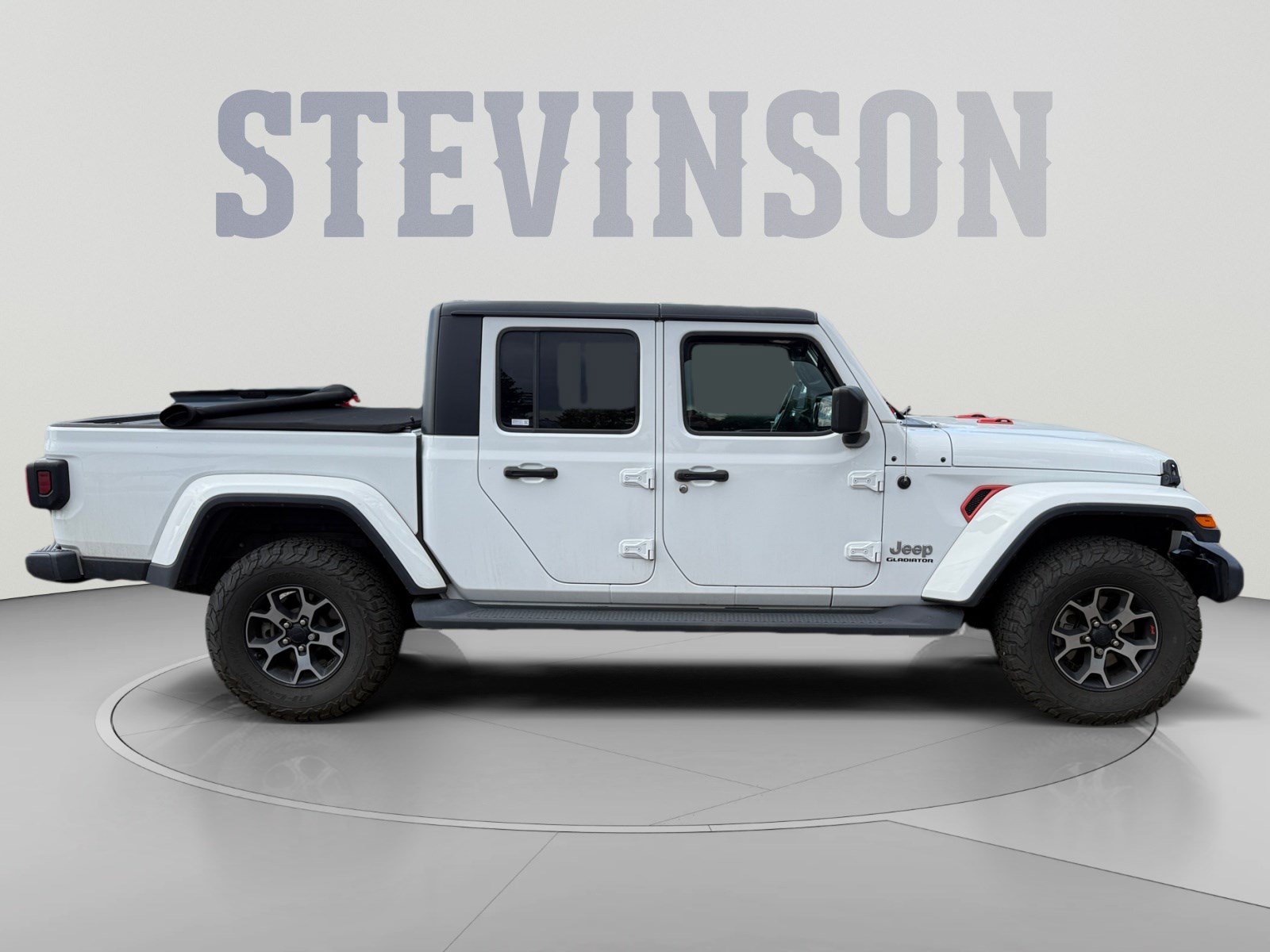 Used 2020 Jeep Gladiator Overland AWD/4WD image 6