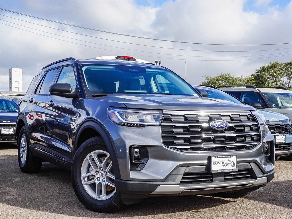 New 2026 Ford Explorer Active w/ Active Comfort Package RWD image 1