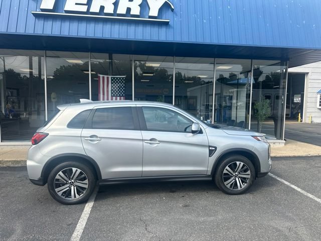 Used 2025 Mitsubishi Outlander Sport ES AWD/4WD image 1