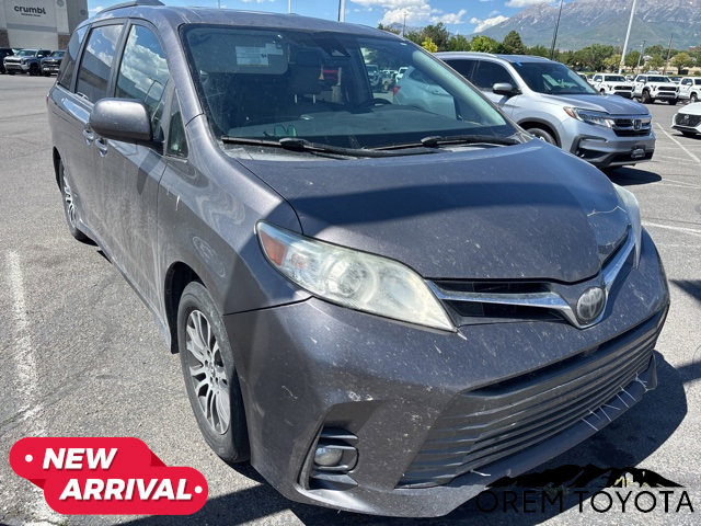 Used 2019 Toyota Sienna XLE Premium w/ Carpet Mat Package FWD image 6