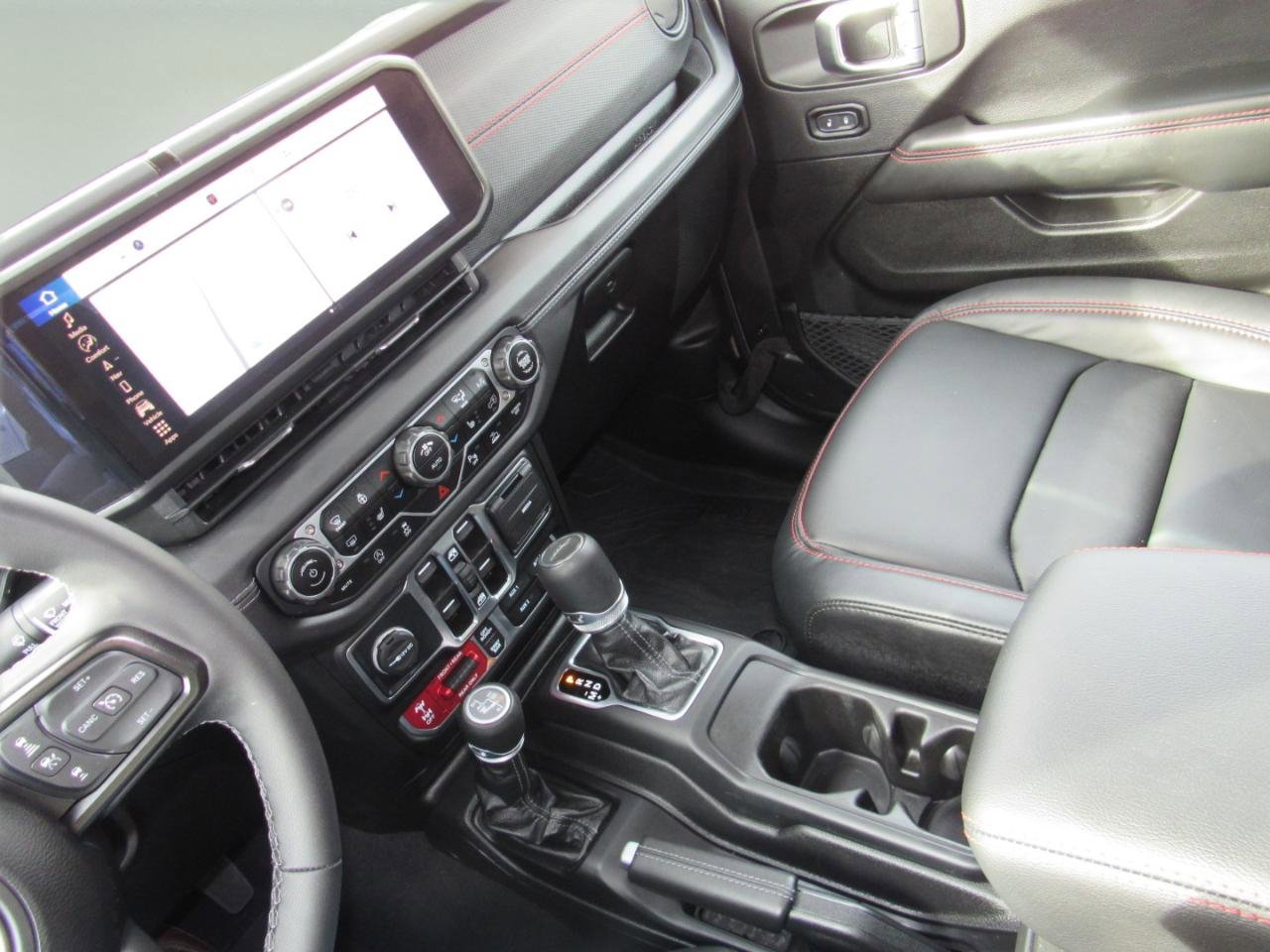 Used 2025 Jeep Gladiator Rubicon image 36