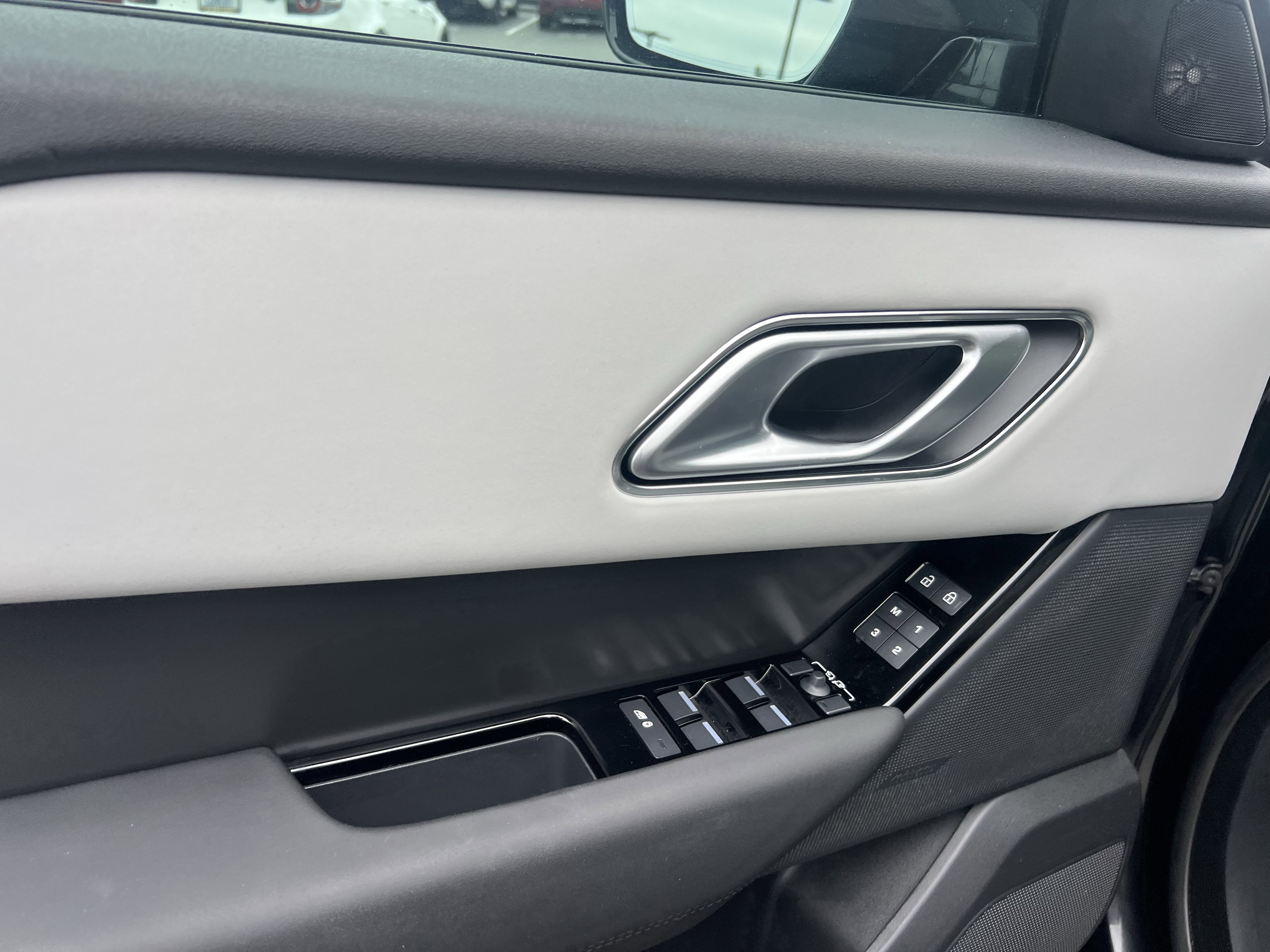 Certified 2026 Land Rover Range Rover Velar S AWD/4WD image 15