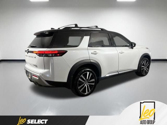 Used 2025 Nissan Pathfinder Platinum AWD/4WD image 5