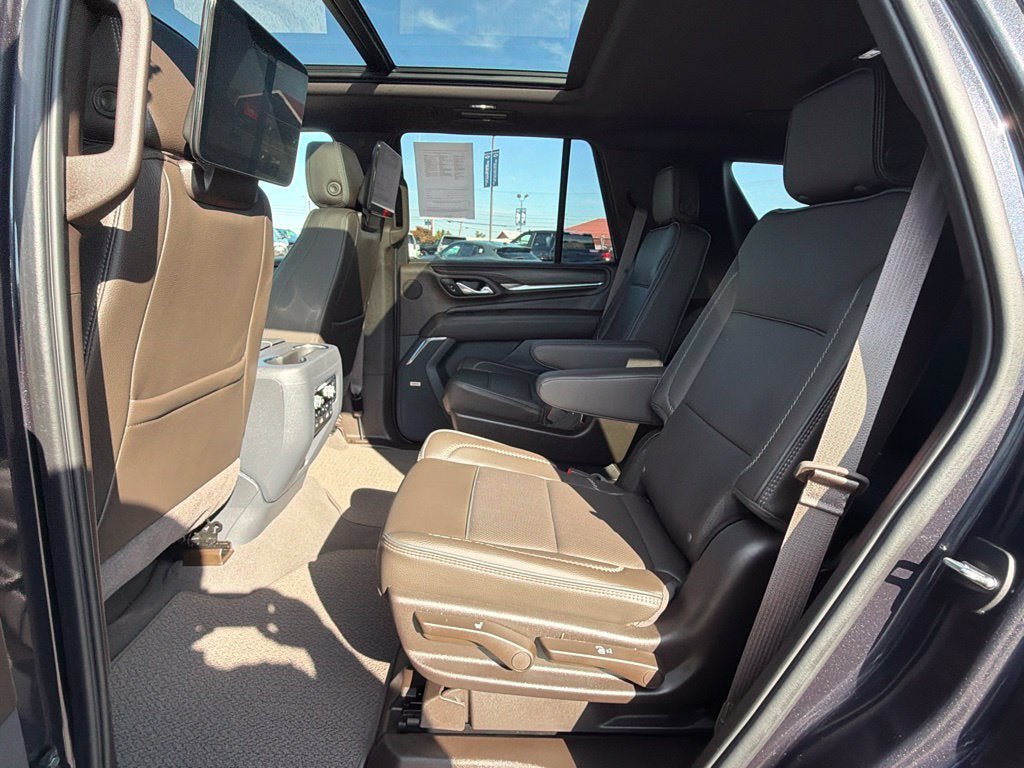 Used 2024 GMC Yukon Denali w/ Advanced Technology Package AWD/4WD image 14