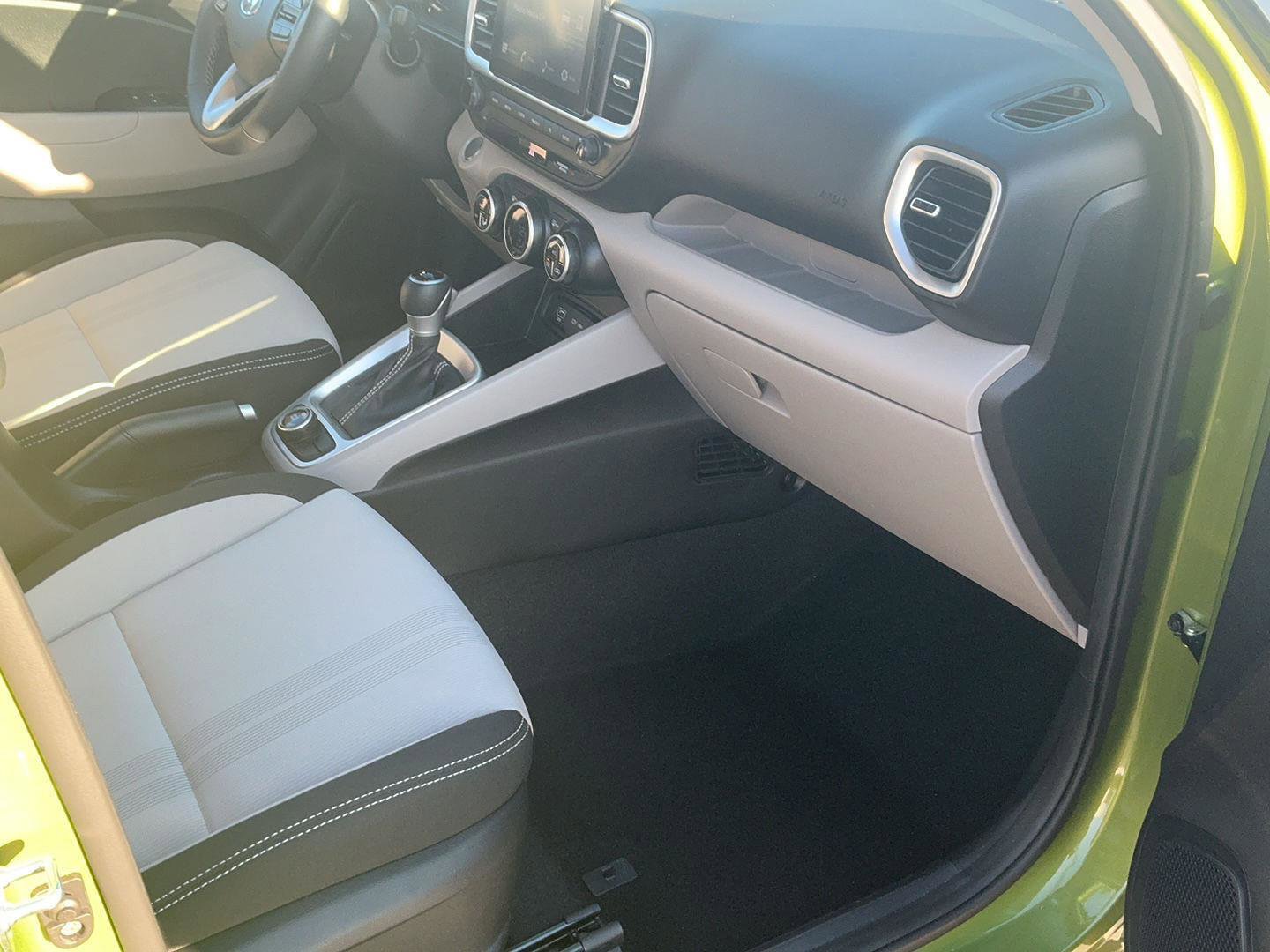 Certified 2024 Hyundai Venue SEL image 29