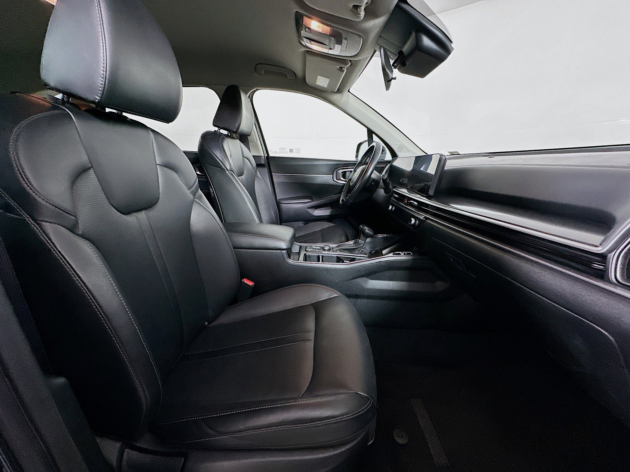 Used 2024 Kia Sorento S image 31