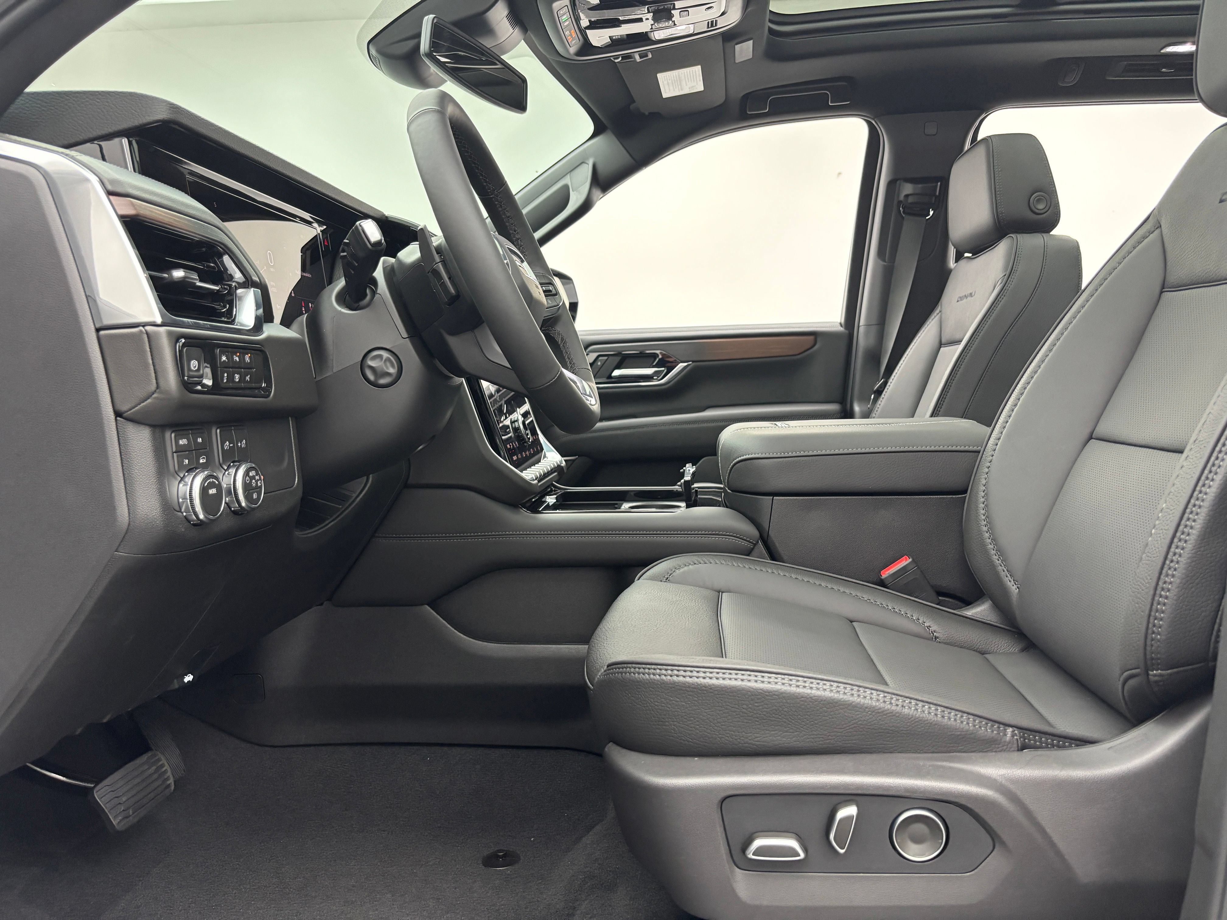New 2026 GMC Yukon XL Denali w/ Sun & Power Step Package AWD/4WD image 19